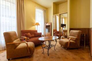 Отель BEST WESTERN Santakos Hotel Каунас Люкс с кроватью размера «king-size»-7