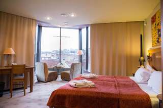 Отель BEST WESTERN Santakos Hotel Каунас Люкс с кроватью размера «king-size»-1